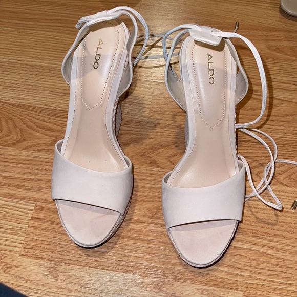 ALDO NUDE WEDGES - Picture 2 of 3